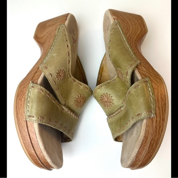 DANSKO Sunny Clogs Sandals Sage Green Leather Shoes Slip Ons Stitching Comfort - Picture 9 of 14